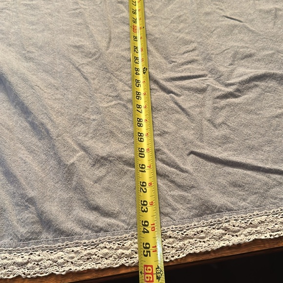 2pc 8 Ft Table Cloths - Picture 3 of 5